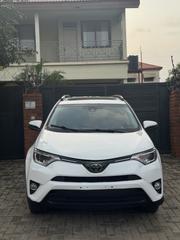 Toyota RAV4 XLE 4dr SUV AWD (2.5L 4cyl 6A) 2018 White for sale