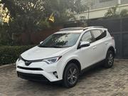 Toyota RAV4 XLE 4dr SUV AWD (2.5L 4cyl 6A) 2018 White for sale