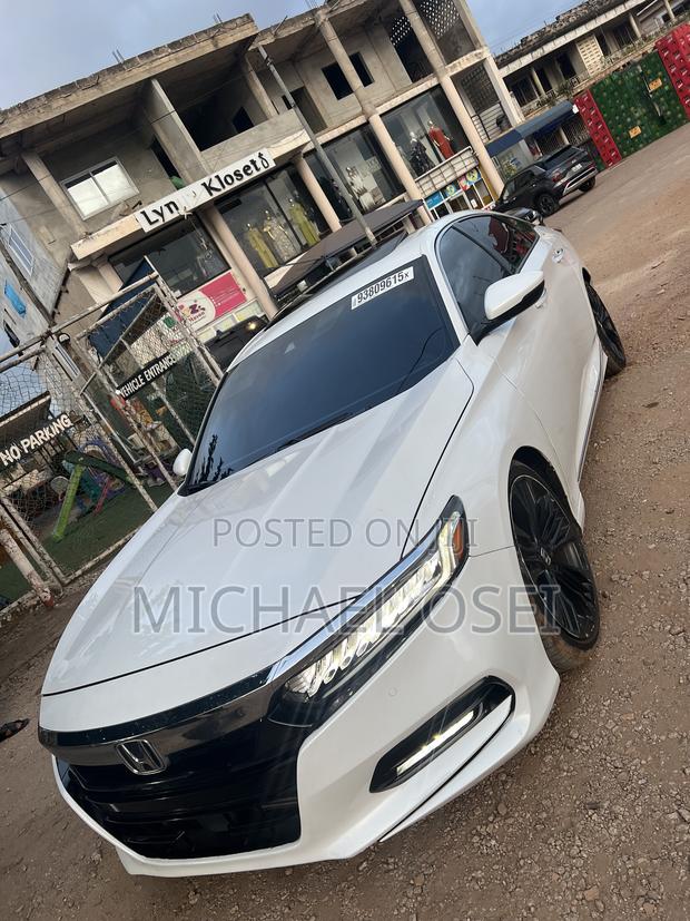Honda Accord Touring 2.0T 2018 White