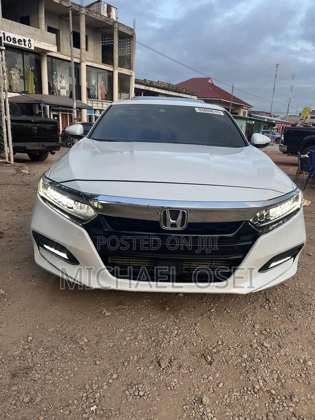 Honda Accord Touring 2.0T 2018 White