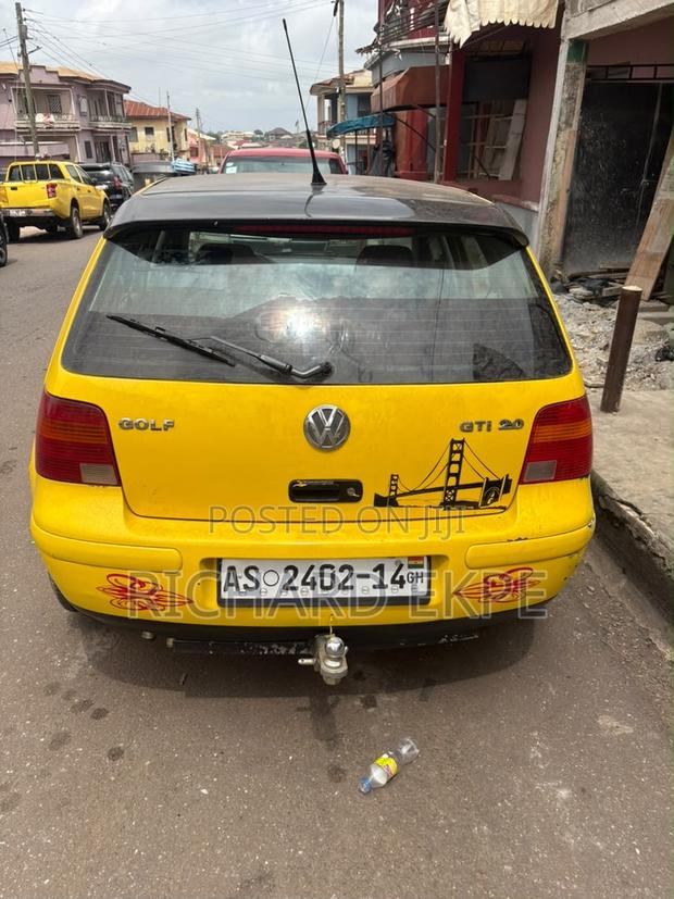 Volkswagen Golf 2.0 GL 5-Door 2002 Yellow