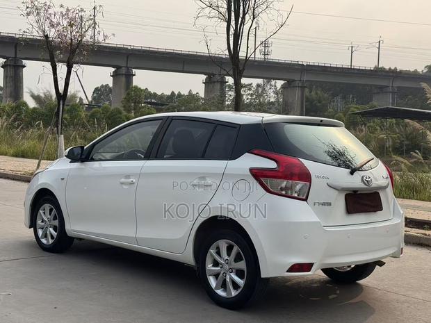 Toyota Yaris L Hatchback 5dr 2014 White