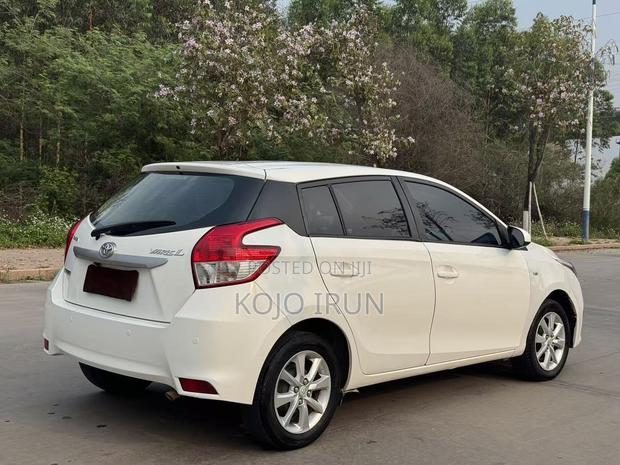 Toyota Yaris L Hatchback 5dr 2014 White