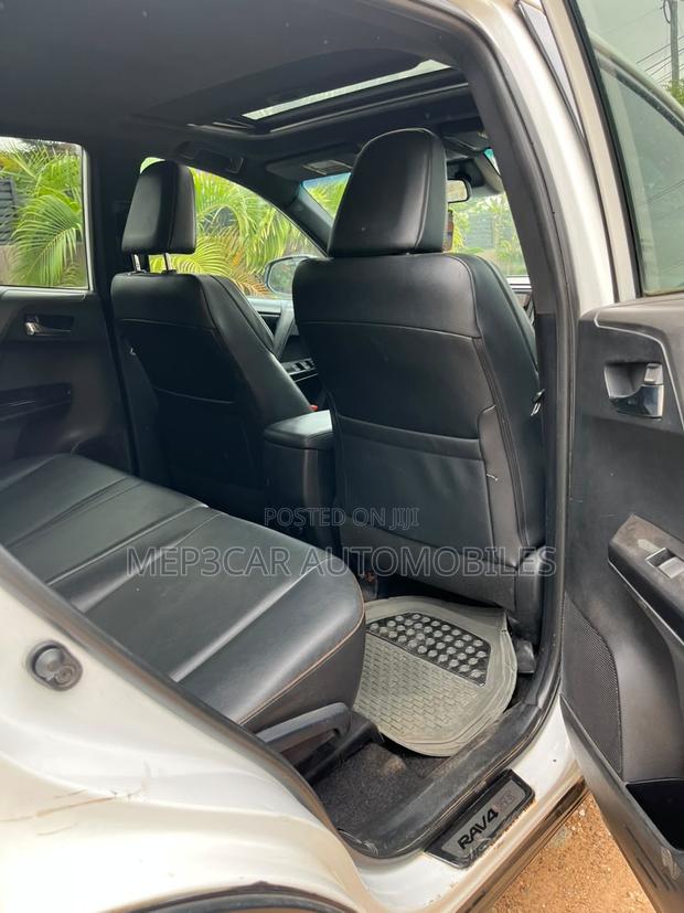 Toyota RAV4 2017 White