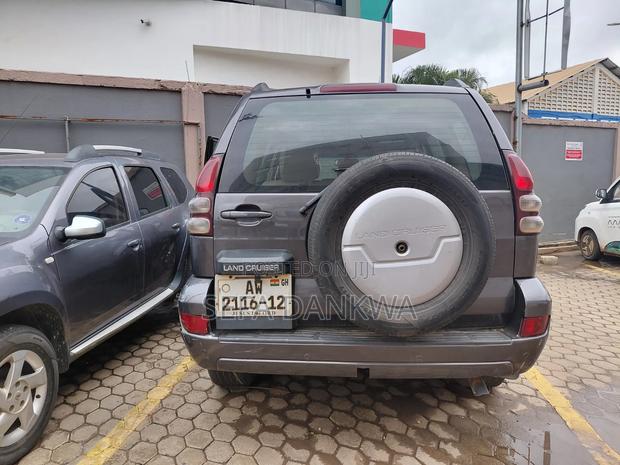 Toyota Land Cruiser Prado 2007 Gray