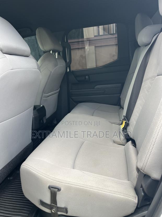 Toyota Tacoma 2024 White