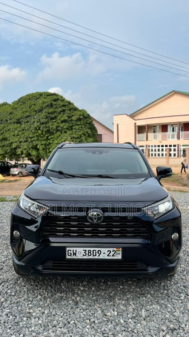 Toyota RAV4 XLE AWD 2020 Black