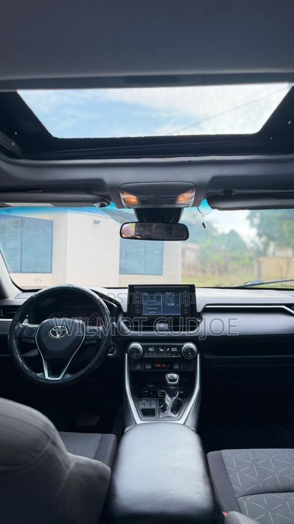 Toyota RAV4 XLE AWD 2020 Black
