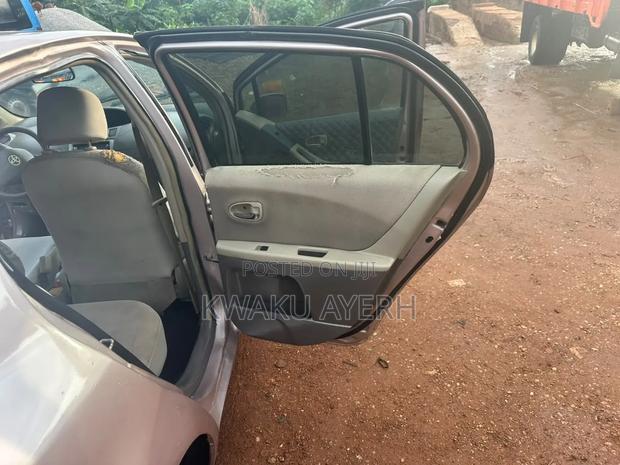 Toyota Vitz 2010 Beige