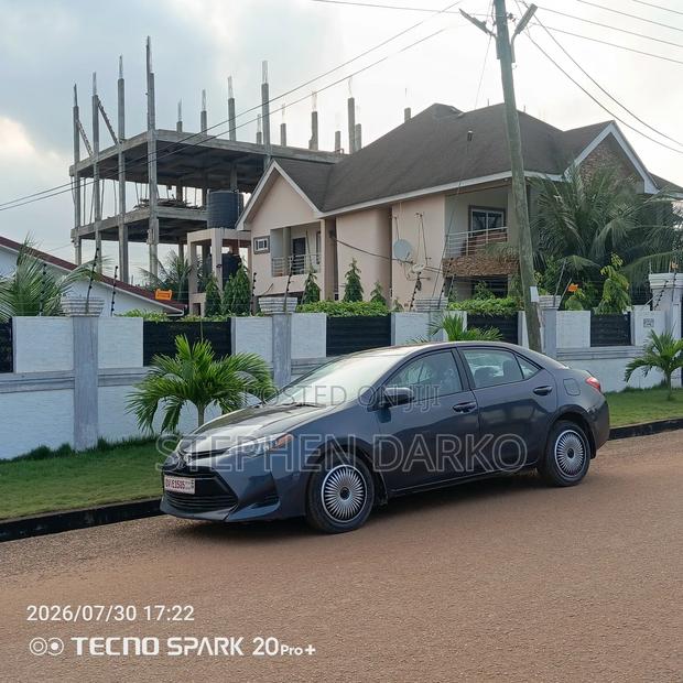Toyota Corolla 2017 Gray