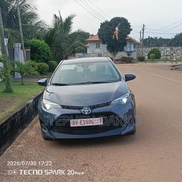 Toyota Corolla 2017 Gray