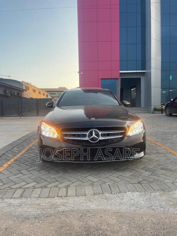 Mercedes-Benz C300 2019 Black