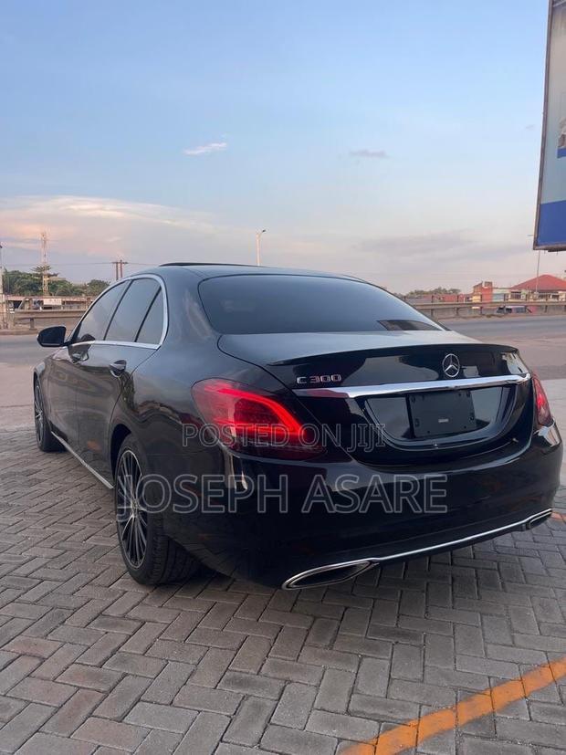 Mercedes-Benz C300 2019 Black