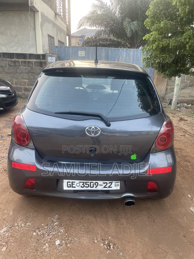 Toyota Vitz 2010 Black