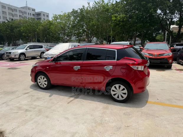 Toyota Yaris 2016 Red