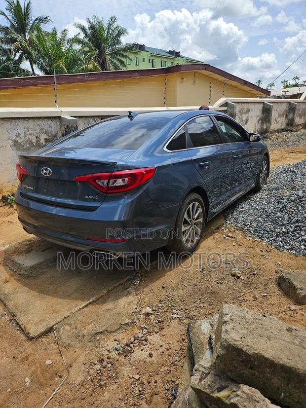 Hyundai Sonata Sport 2.0T Sedan FWD (2.0L 4cyl 6A) 2017 Blue