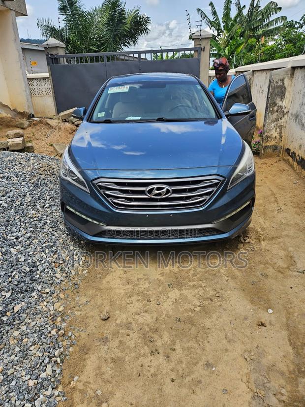 Hyundai Sonata Sport 2.0T Sedan FWD (2.0L 4cyl 6A) 2017 Blue