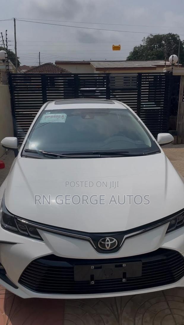 Toyota Corolla 2023 White