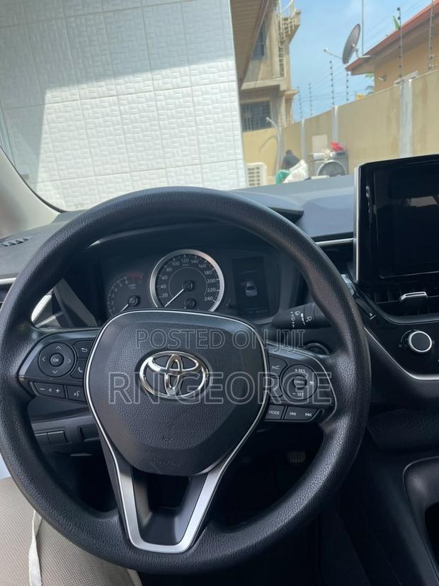 Toyota Corolla 2023 White
