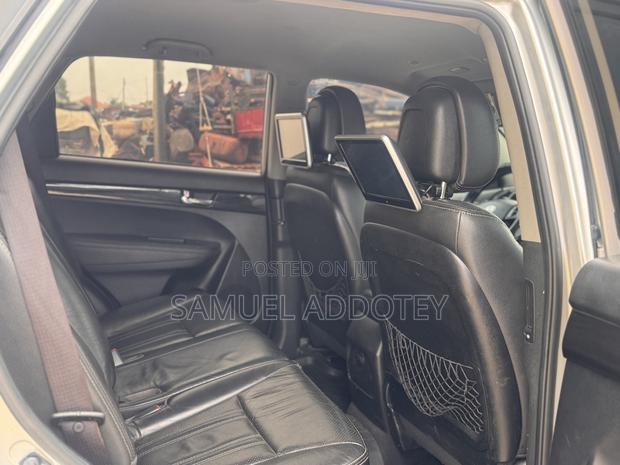 Kia Sorento 2012 Silver