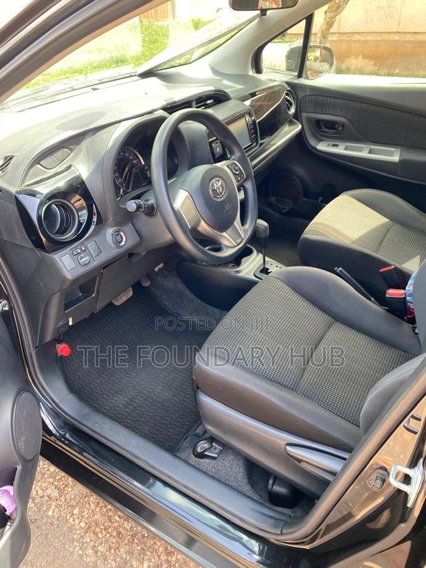 Toyota Vitz 1.3 FWD 5dr 2016 Black