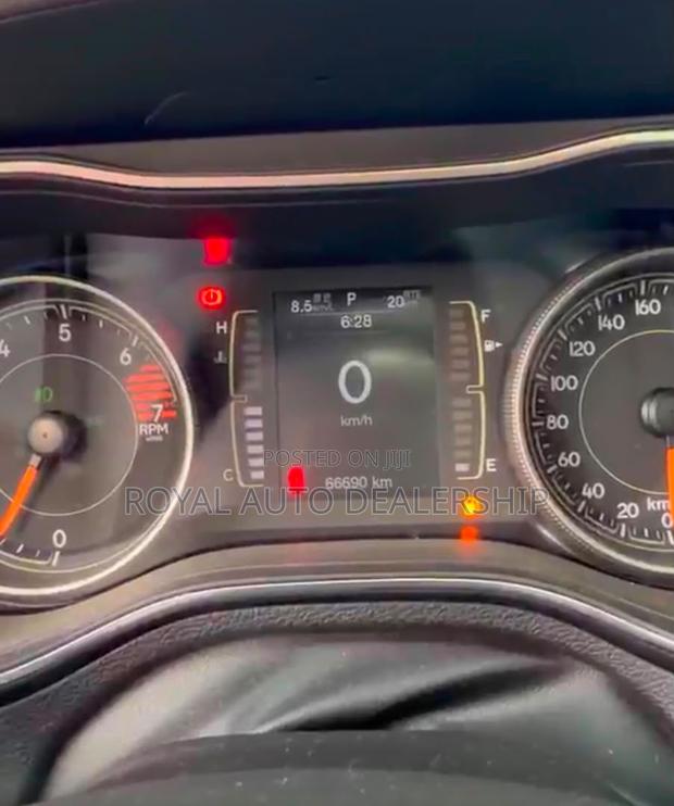 Jeep Cherokee Latitude 4x4 2019 White
