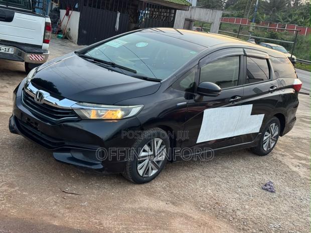 Honda Shuttle 1.5 Hybrid 4WD 2016 Black