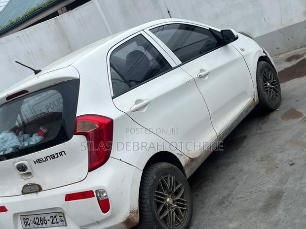 Kia Morning 2012 White