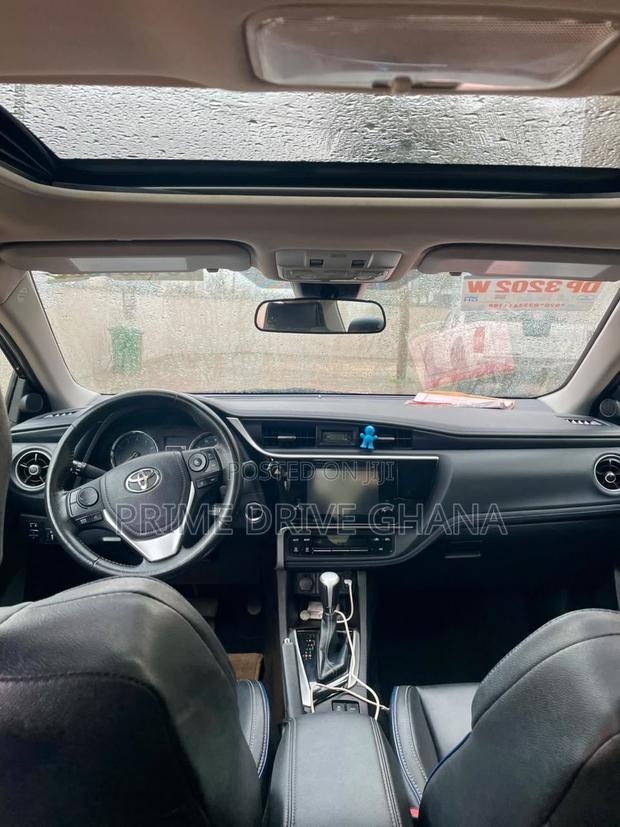 Toyota Corolla XSE (1.8L 4cyl 2A) 2018 Black