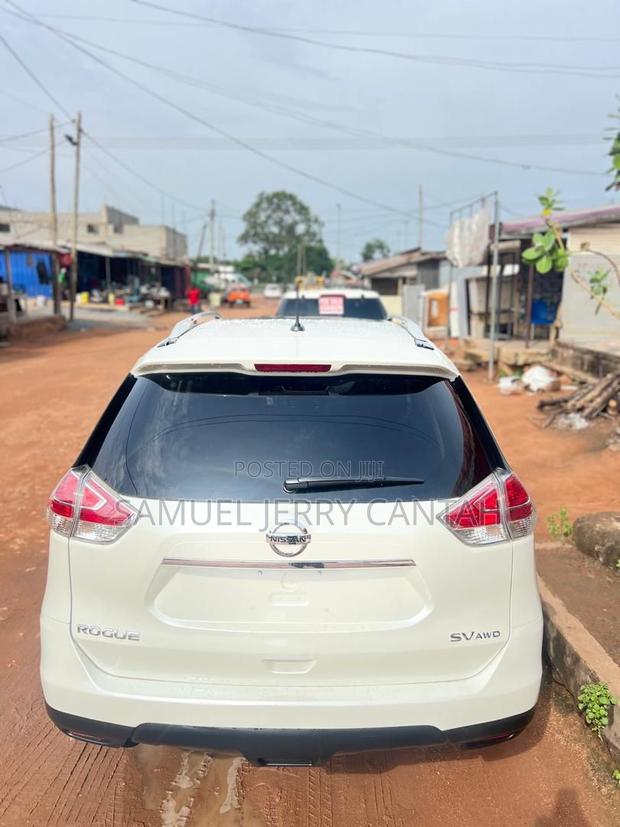 Nissan Rogue S 4dr SUV AWD (2.5L 4cyl CVT) 2015 White