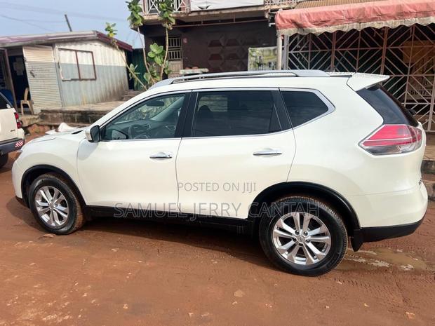 Nissan Rogue S 4dr SUV AWD (2.5L 4cyl CVT) 2015 White