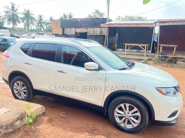 Nissan Rogue S 4dr SUV AWD (2.5L 4cyl CVT) 2015 White