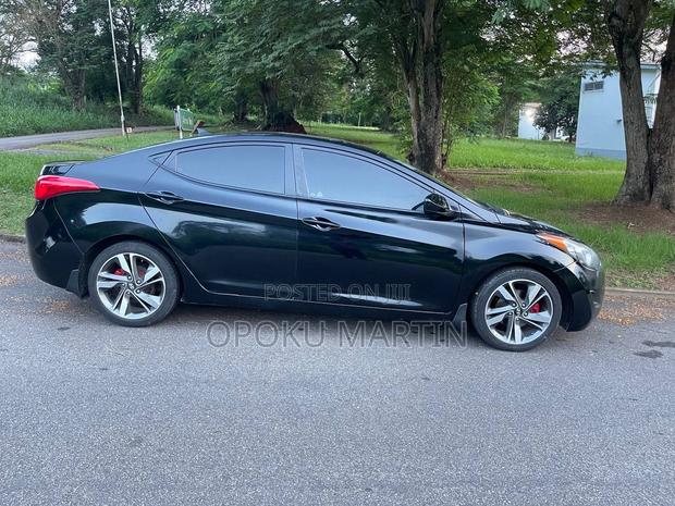Hyundai Elantra Limited Sedan FWD (1.8L 4cyl 6A) 2013 Black