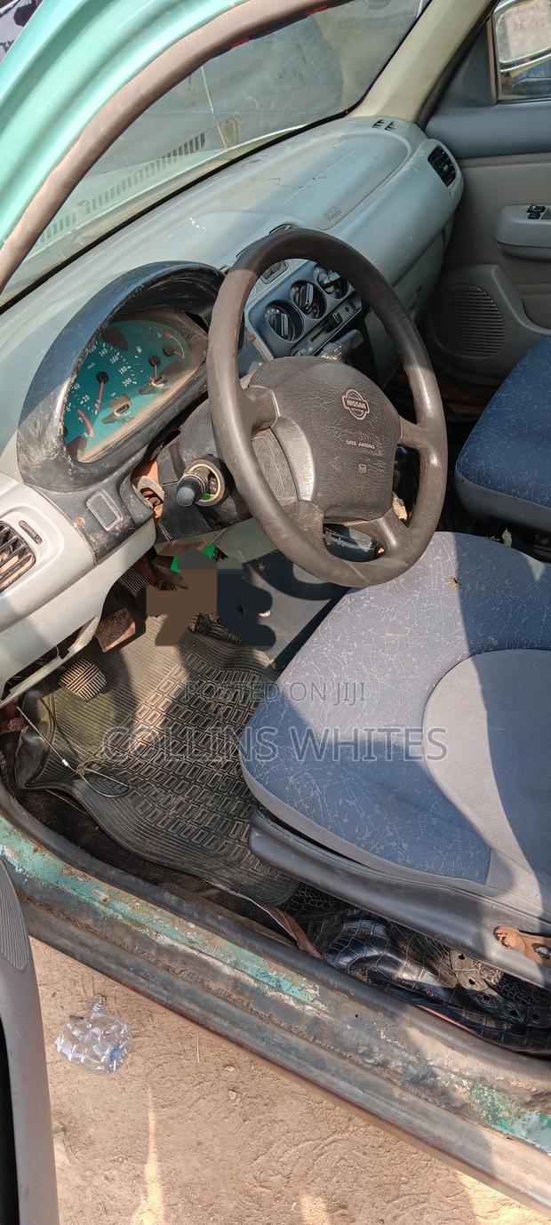 Nissan March 1999 Green