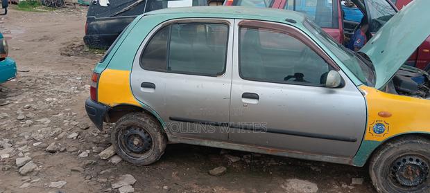 Nissan March 1999 Green