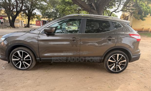 Nissan Qashqai 2018 Brown