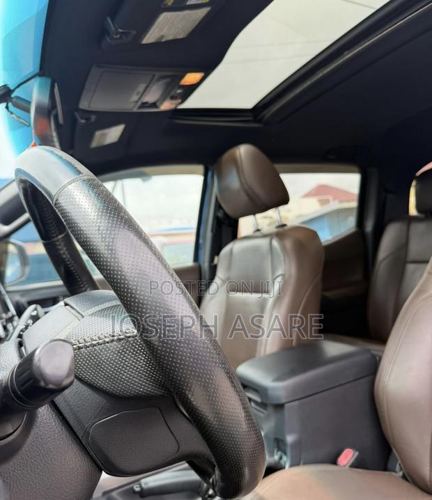 Toyota Tacoma 4dr Double Cab 2016 Blue
