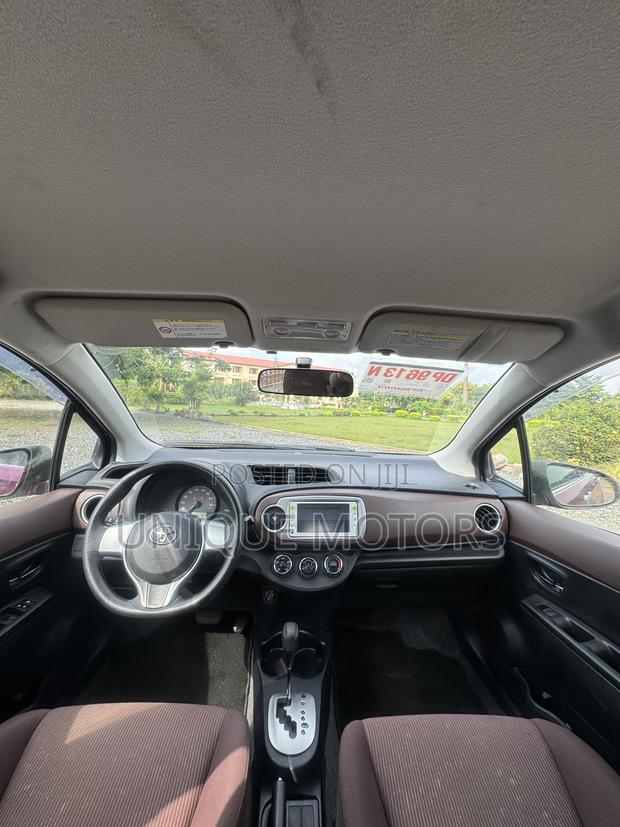 Toyota Vitz 1.3 AWD 5dr 2012 Purple