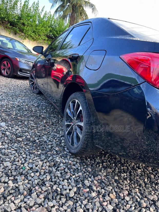 Toyota Corolla 2017 Black