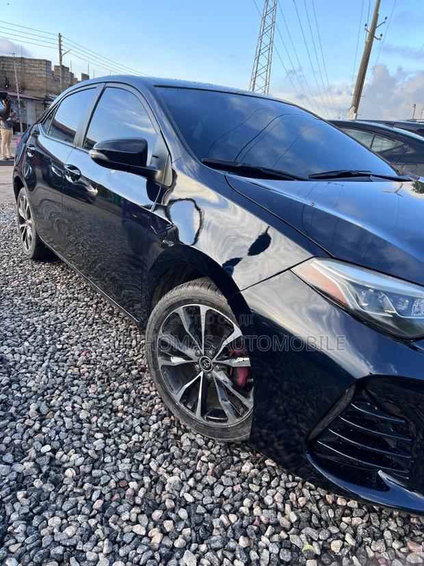 Toyota Corolla 2017 Black