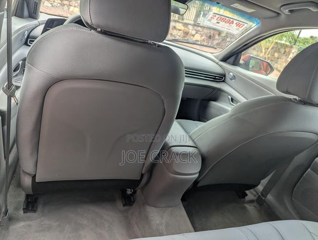 Hyundai Elantra SEL 2021 Red