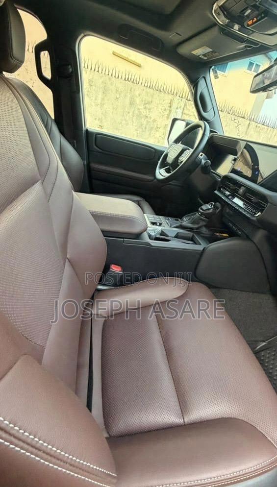 Toyota Land Cruiser 2025 Silver