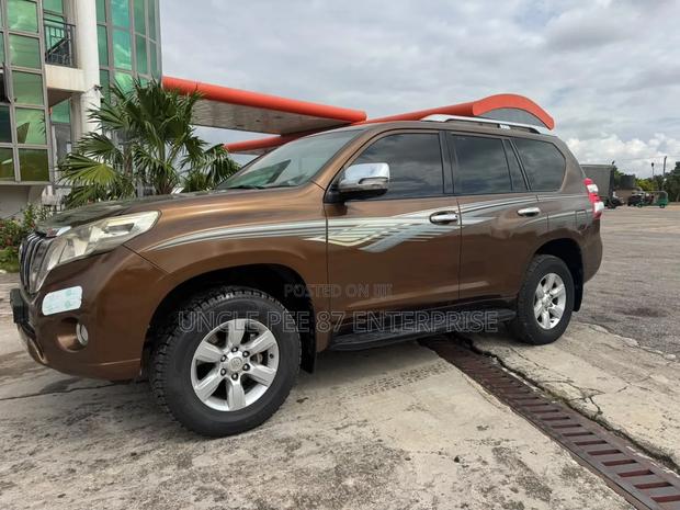 Toyota Land Cruiser Prado 2014 Brown