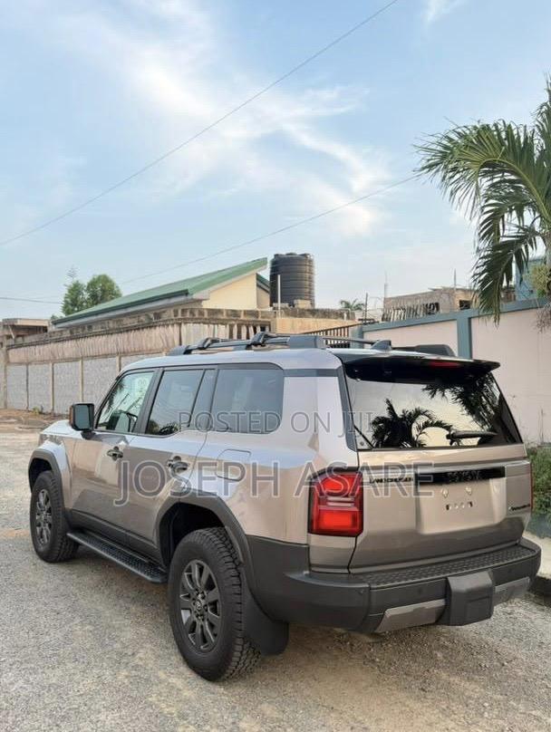 Toyota Land Cruiser 2025 Silver