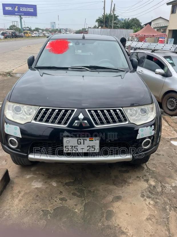 Mitsubishi L200 2012 Black