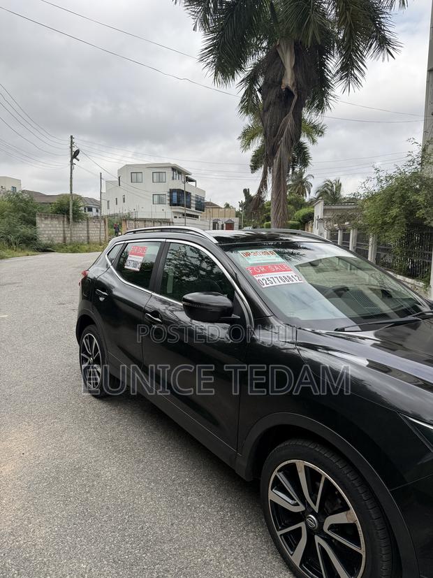 Nissan Qashqai 2015 Black