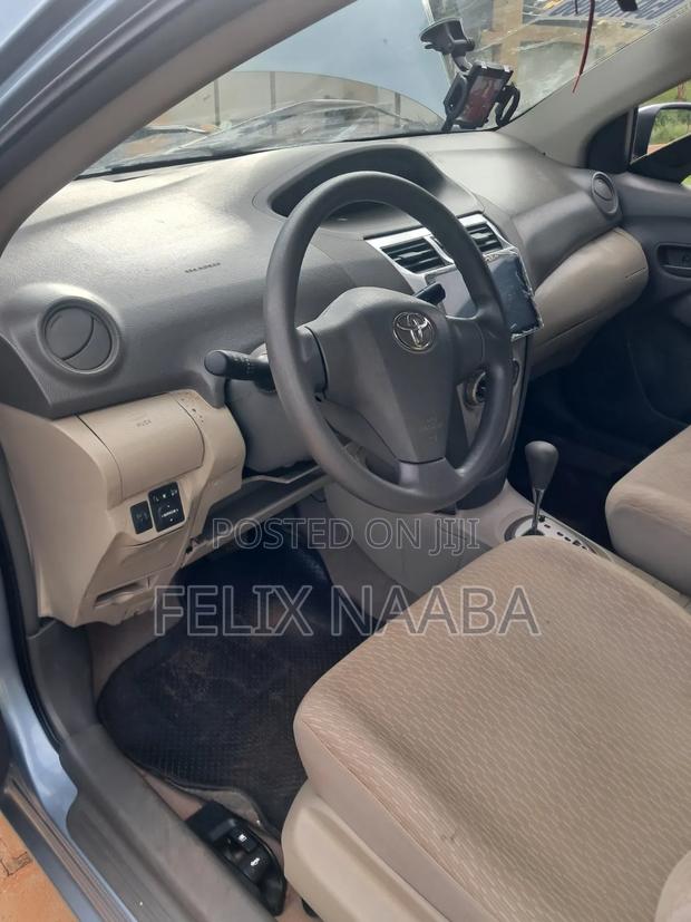 Toyota Belta 2010 Gray