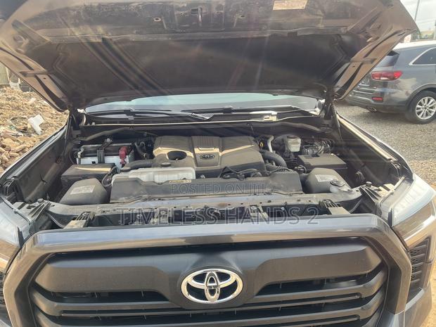 Toyota Tundra SR5 CrewMax 4WD SB w/6.5' Bed 2025 Gray