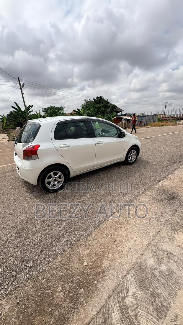 Toyota Vitz 1.3 AWD 3dr 2010 White