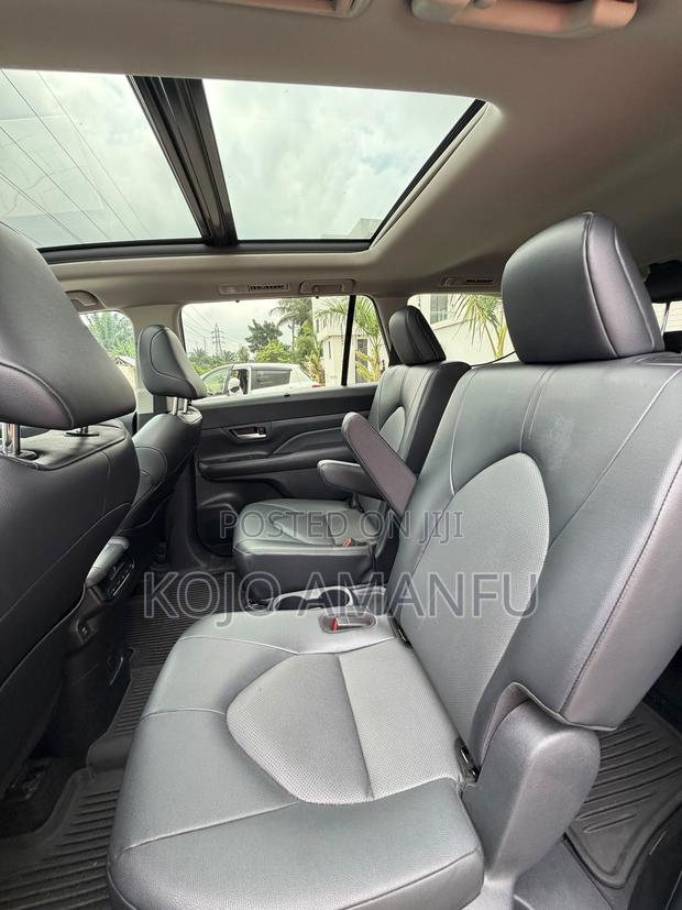 Toyota Highlander XLE AWD 2024 Black